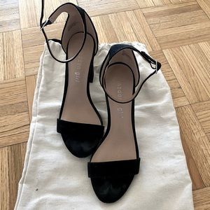 Black Madden Girl block heel sandal size 5.5